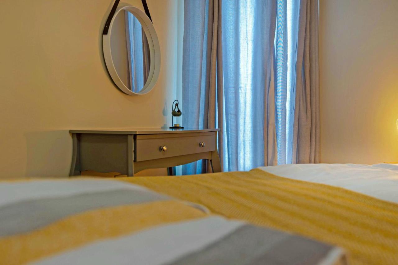 Modern & Spacious 2 Bedroom Serviced Apartment Next To Lochend Park - Private Underground Parking & Lift Available - Close To Edinburgh City Centre Екстериор снимка